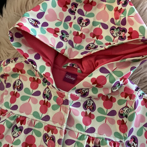 Minnie Mouse RainCoat - Picture 2 of 9